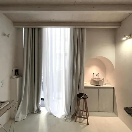 Minimalist Atelier Alcantara Apartment